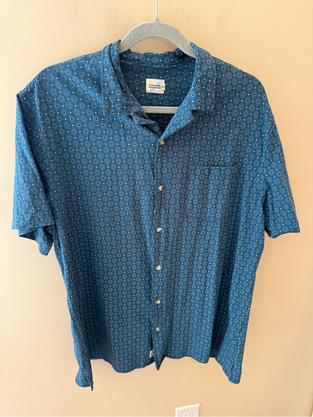 Fair Harbor Organic Cotton Short Sleeve Button Down Shirt Geometric size XL